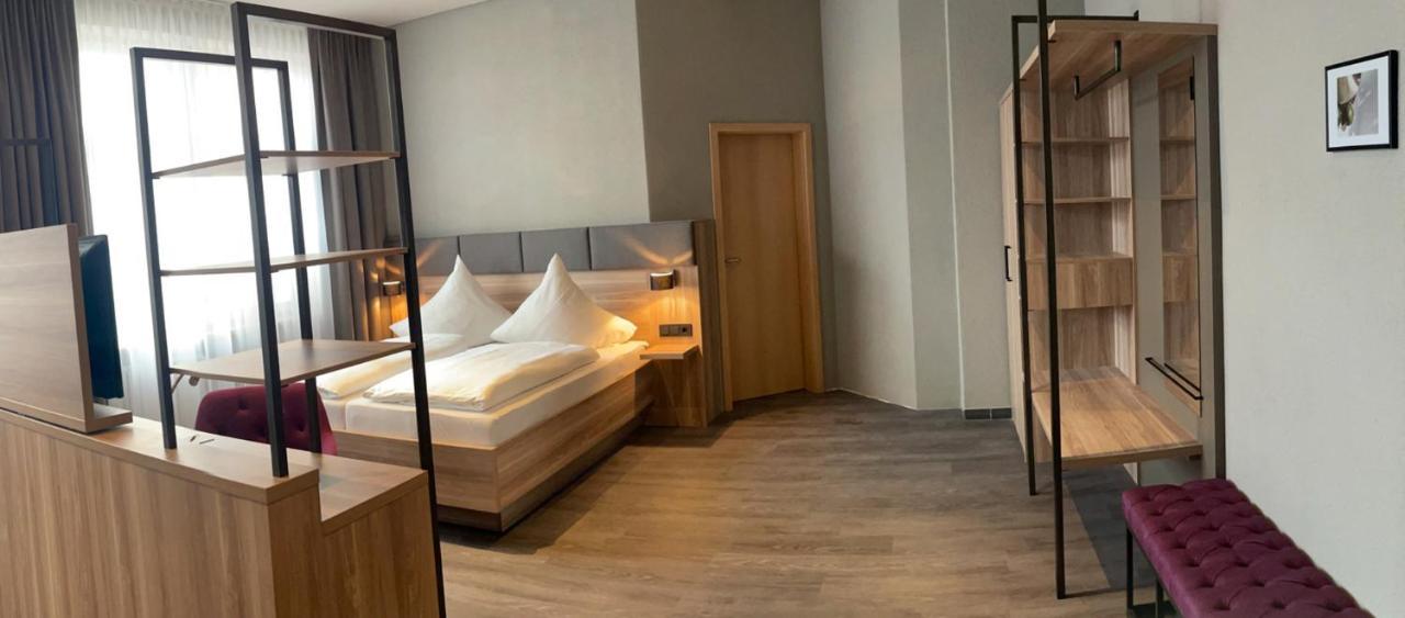 Hotel Das Bischof Таубербишофсхайм Экстерьер фото