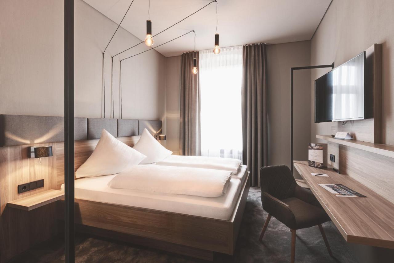 Hotel Das Bischof Таубербишофсхайм Экстерьер фото